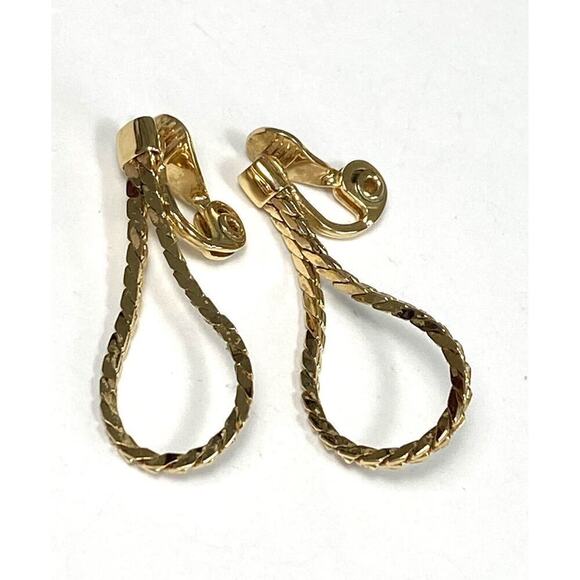 MONET Earrings Clips Clip Ons Vintage Flat Chain Loops Dangle Gold Tone - Picture 5 of 9